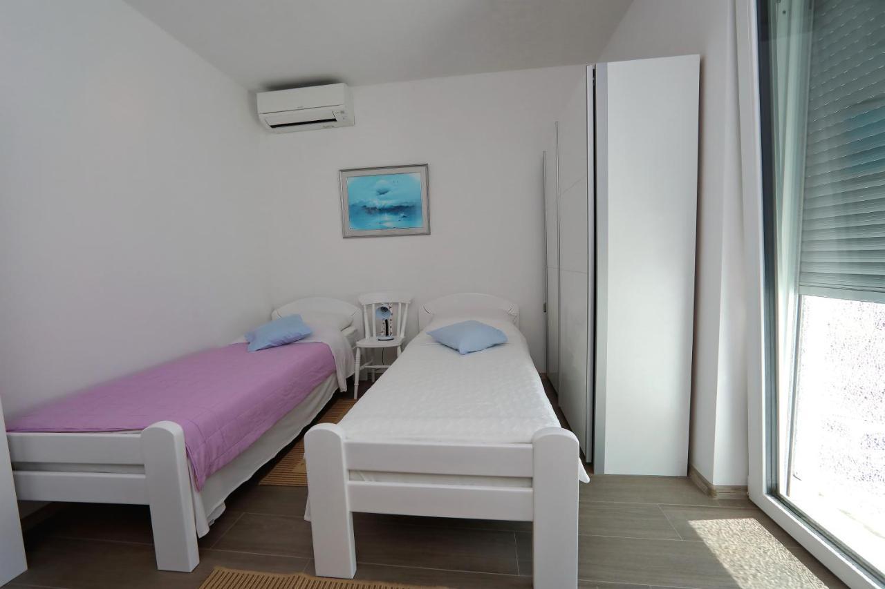 Apartmani Marina S Pogledom, Sukosan Exterior photo
